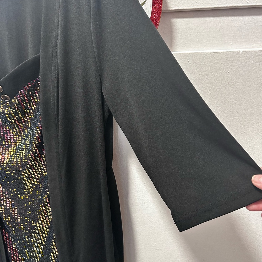 Elegant Black and gold Sequin Dress - Picture 11 of 16
